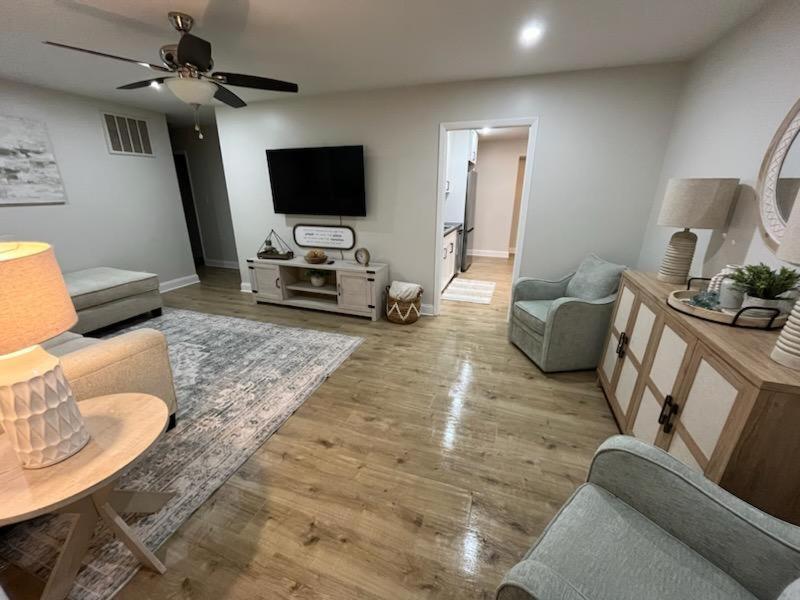 Вилла Charming Springboro House Near Historic Downtown Экстерьер фото
